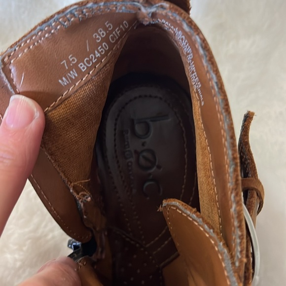 B. O. C. Brown leather booties - Picture 6 of 10